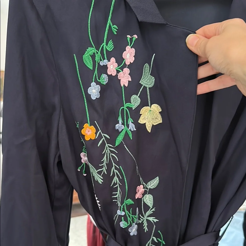 Floral Embroidered navy trenchcoat - Picture 3 of 7